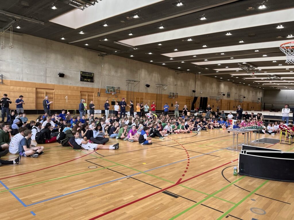 Siegerehrung beim Floorball-Landesinfale der Schulen 2024