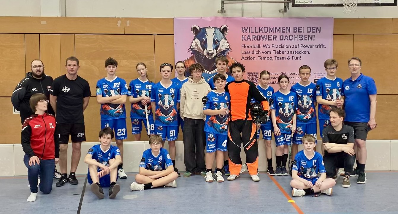 Unser U15-Team im Trikot der Karower Dachse in der Saison 2024/25 als Spielgemeinschaft mit dem TSC Berlin und dem UHC Berlin.