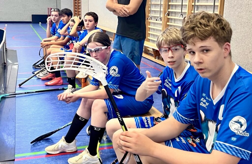 Blick auf die Einsatzbank der U17 am 1. Spieltag gegen den SC Potsdam