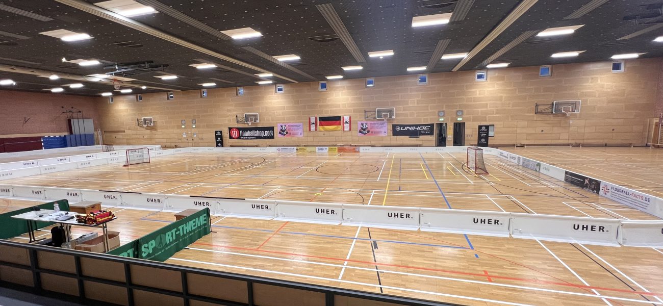 Die Halle zur Deutschen Floorball-Meisterschaft der Damen 2025 bei den Karower Dachsen Die Halle zur Deutschen Floorball-Meisterschaft der Damen 2025 bei den Karower Dachsen